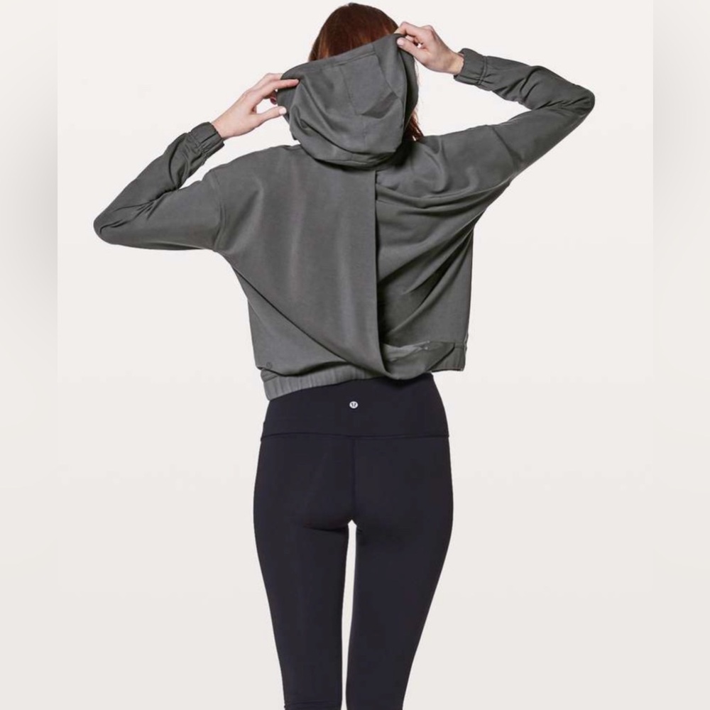 Lululemon women's hoodie pullover Twisted & Tucked, hooded, purple Sz 6